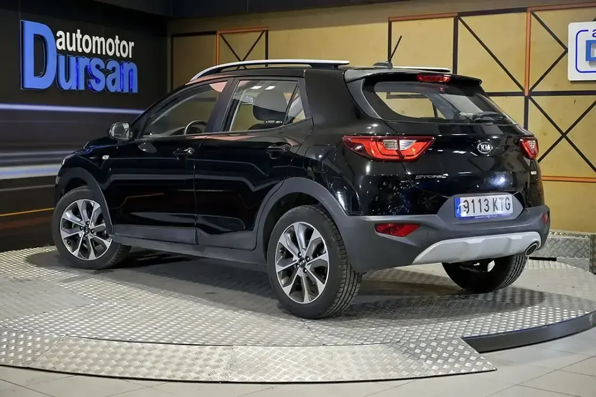 Usado Kia Stonic 101 CV (74 kW) 2019 Negro SUV