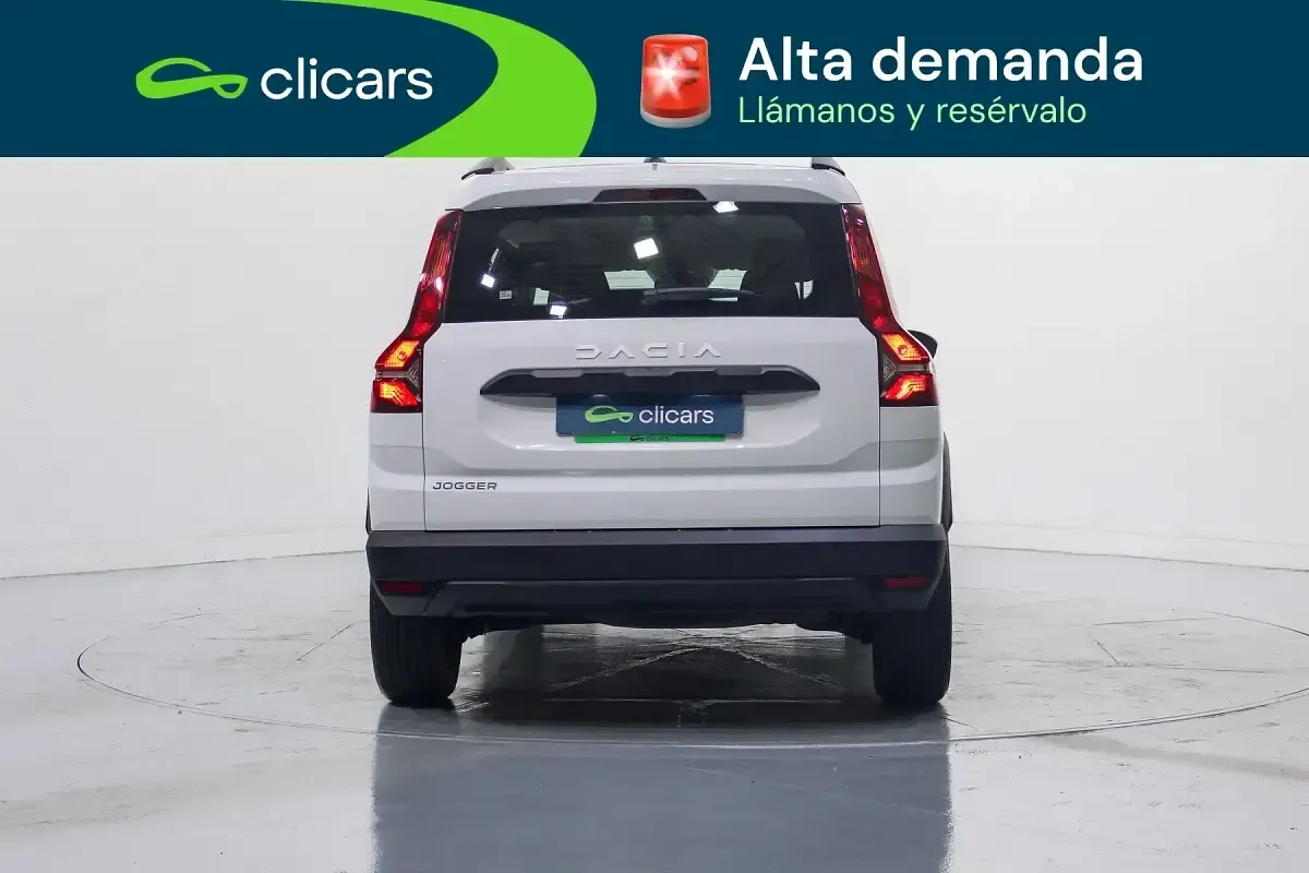 Usado Dacia Jogger Essentiel 110 CV (80 kW) 2024 Blanco Monovolumen
