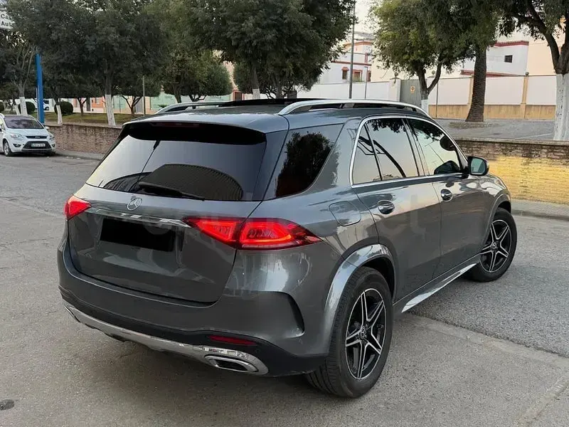 Usado Mercedes GLE350 320 CV (235 kW) 2021 Gris / plata SUV
