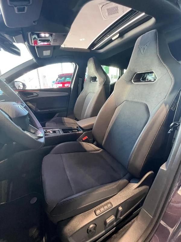 Nuevo Cupra Leon 115 CV (84 kW) 2026 Violeta/lila