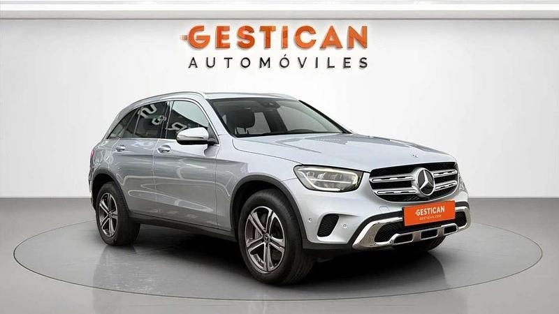 Usado Mercedes GLC300e 320 CV (235 kW) 2022 Gris Coupe