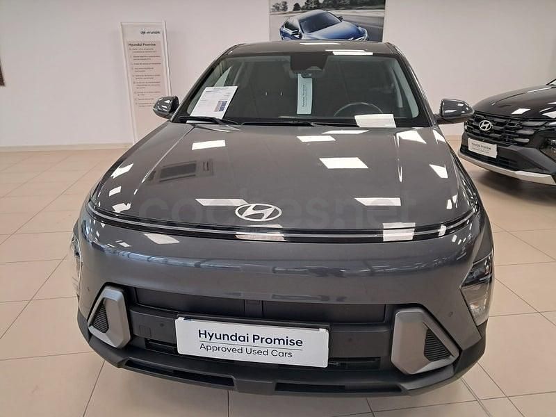 Usado Hyundai Kona 120 CV (88 kW) 2023 Gris / plata SUV