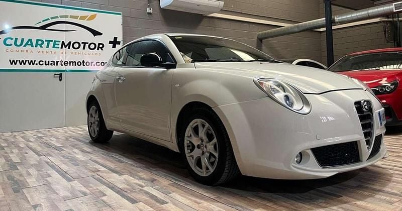 Beige Usado 2012 Alfa Romeo MiTo Distinctive Utilitario | 6999 € (Precio justo) - Imagen 1/4