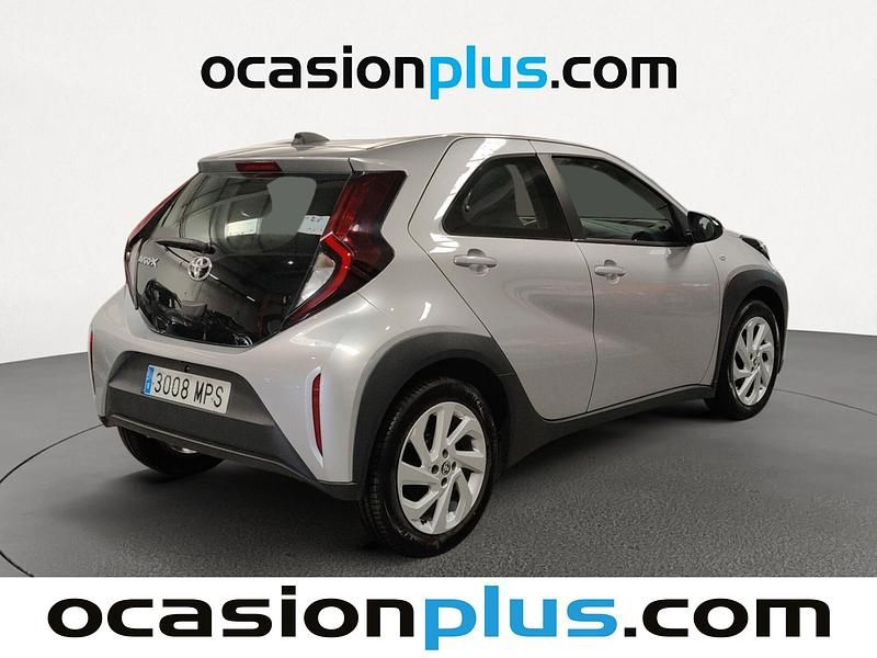 Usado Toyota Aygo X Play 72 CV (52 kW) 2024 Gris SUV