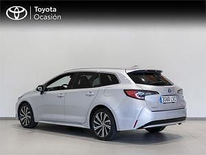 Usado Toyota Corolla Style 122 CV (89 kW) 2022 Plata Familiar