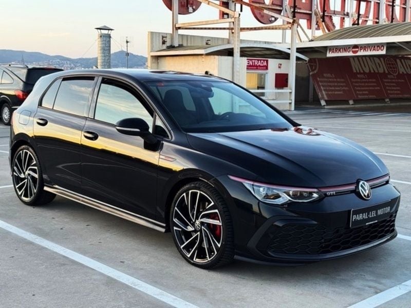 Negro Usado 2021 VW Golf VIII GTI Berlina | 28.900 € (Super precio) - Imagen 1/4