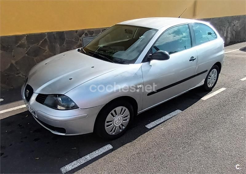 Gris / plata Usado 2004 Seat Ibiza Fresh Berlina | 1500 € (Buen precio) - Imagen 1/4