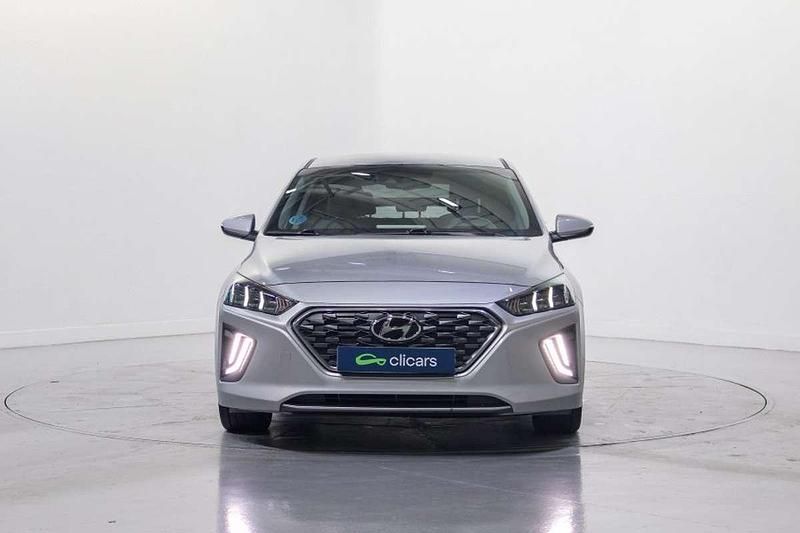 Usado Hyundai Ioniq 105 CV (77 kW) 2021 Plateado Utilitario
