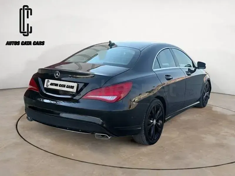 Usado Mercedes CLA200 136 CV (100 kW) 2016 Negro Coupe