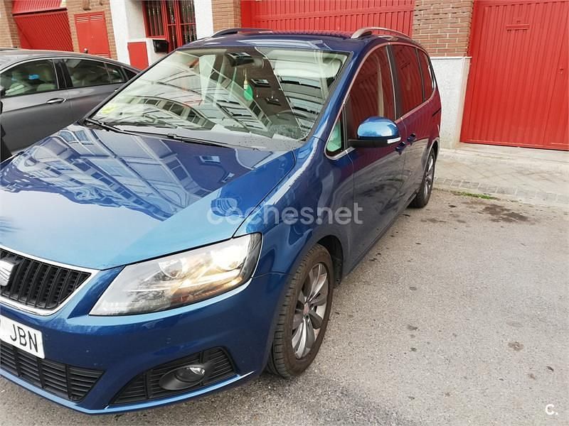 Usado Seat Alhambra Ecomotive 140 CV (102 kW) 2014 Azul Monovolumen
