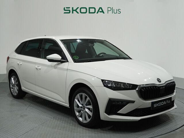 Blanco Nuevo 2025 Skoda Scala Selection Utilitario | 23.500 € (Caro) - Imagen 1/4