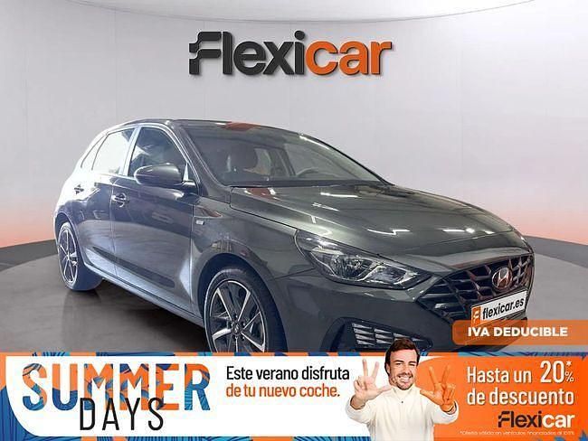 Gris Usado 2023 Hyundai i30 Berlina | 17.990 € (Buen precio) - Imagen 1/4