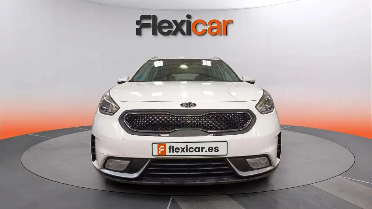 Begagnad Kia Niro 141 HK (103 kW) 2017 Vit SUV