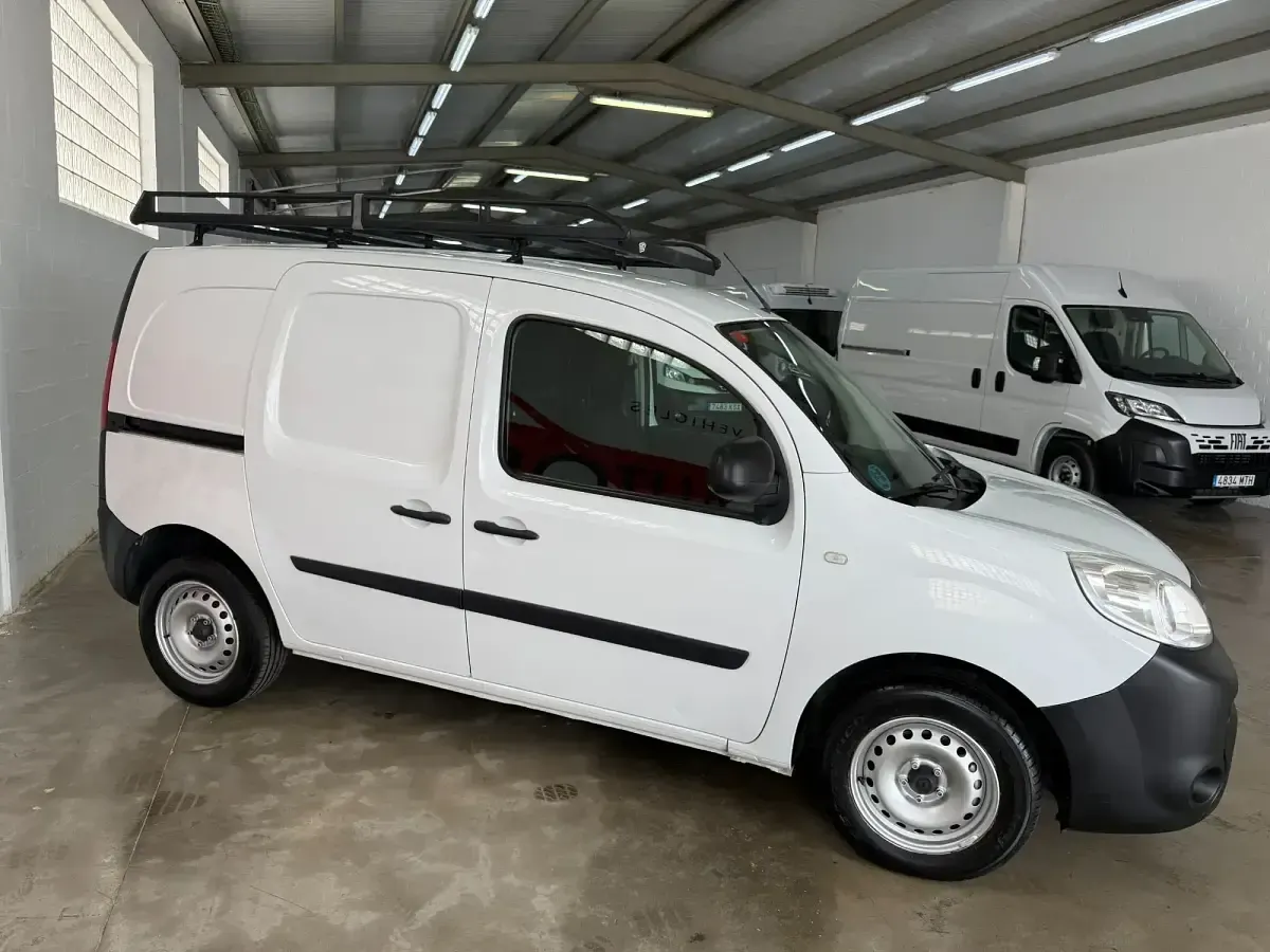 Usado Renault Kangoo 90 CV (66 kW) 2019 Blanco Monovolumen