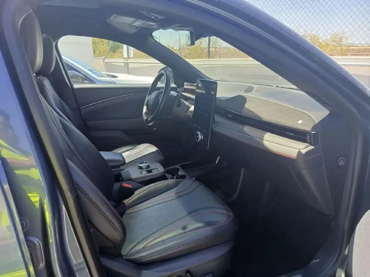 Usado Ford Mustang Mach-E 257 kW (350 CV) 2022 Azul SUV