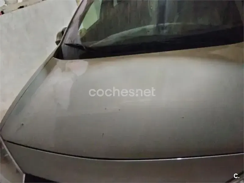 Usado Renault Mégane II Dynamique 98 CV (72 kW) 2004 Gris / plata Berlina