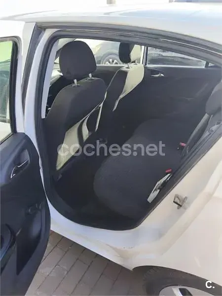 Usado Opel Corsa Expression 75 CV (55 kW) 2017 Blanco Utilitario