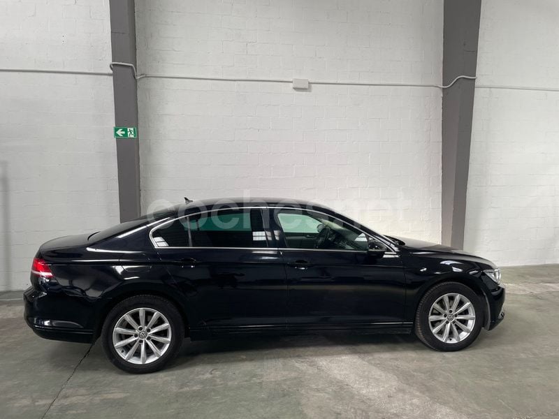 Usado VW Passat Advance 150 CV (110 kW) 2019 Negro Berlina