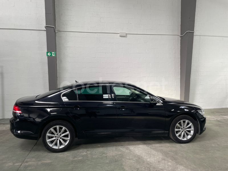 Negro Usado 2019 VW Passat Advance Berlina | 16.400 € (Precio justo) - Imagen 1/4