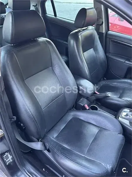 Usado Ford Mondeo Ghia 130 CV (95 kW) 2005 Negro Berlina