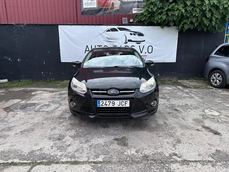 Usado Ford Focus Titanium 125 CV (91 kW) 2015 Negro Berlina
