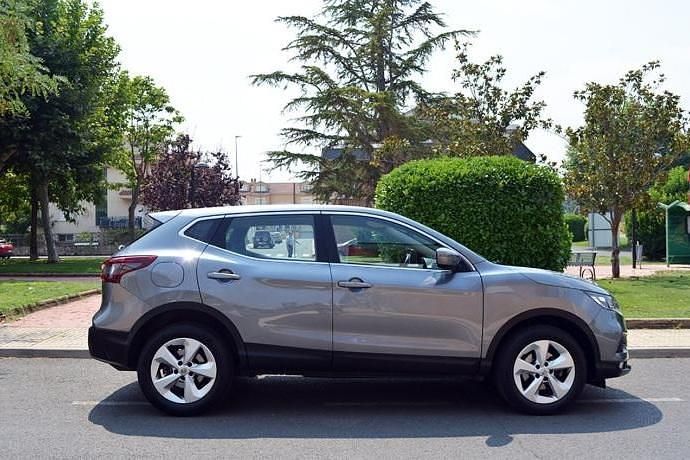 Usado Nissan Qashqai Acenta 115 CV (84 kW) 2020 Gris SUV