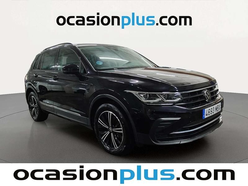Usado VW Tiguan Life 150 CV (110 kW) 2022 Negro SUV