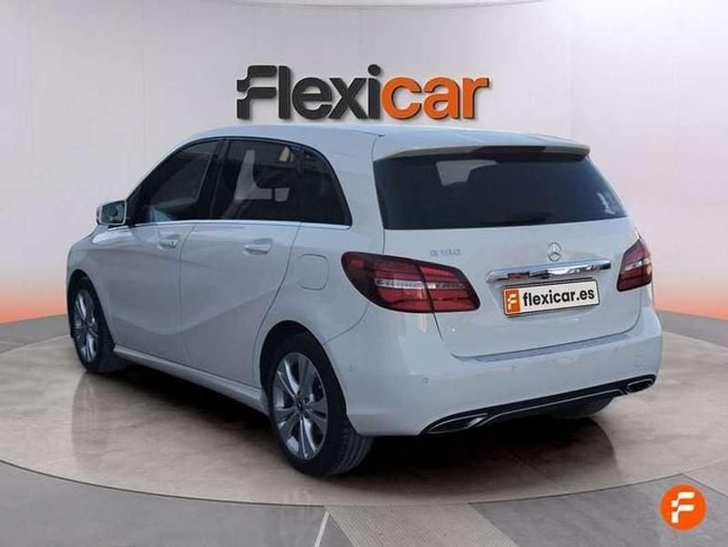 Usado Mercedes B180 122 CV (89 kW) 2017 Blanco Monovolumen