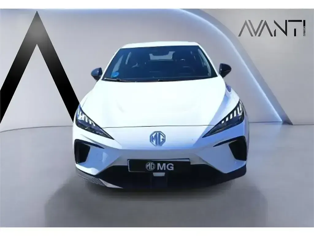 Usado MG MG5 EV 125 kW (170 CV) 2023 Blanco Familiar