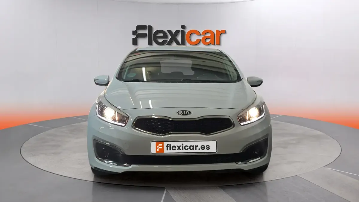 Usado Kia Ceed GT GT-Line 120 CV (88 kW) 2017 Blanco Berlina