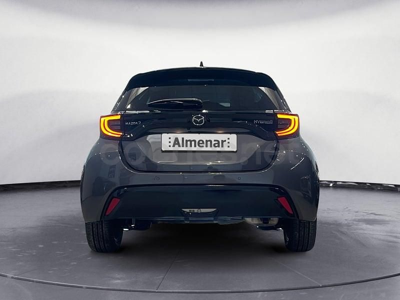 Usado Mazda 2 116 CV (85 kW) 2022 Gris / plata Berlina