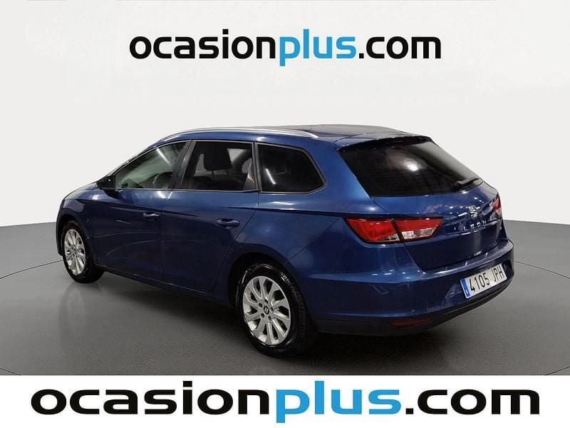 Usado Seat Leon Reference 110 CV (80 kW) 2016 Gris Monovolumen