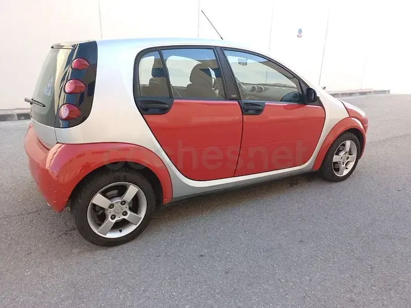 Usado Smart ForFour Pulse 75 CV (55 kW) 2005 Rojo Utilitario