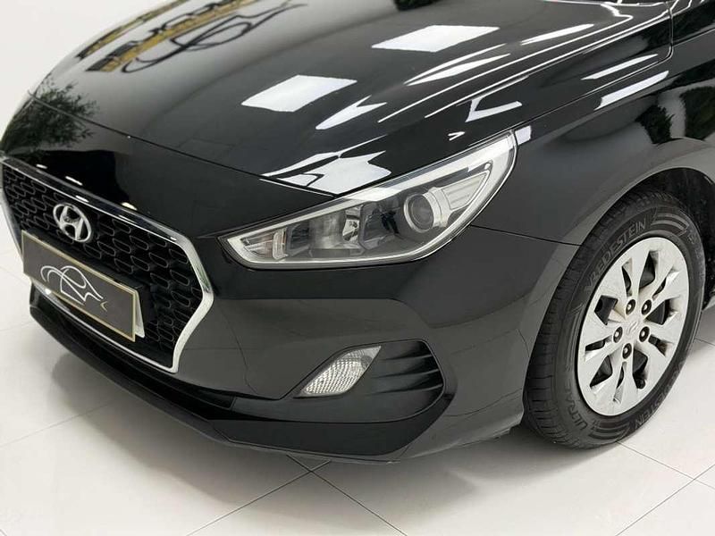 Usado Hyundai i30 95 HP (69 kW) 2019 Preto Citadino