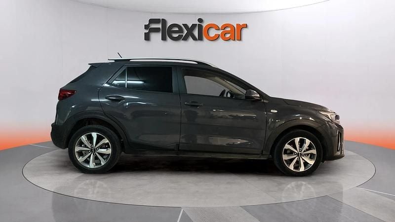 Usado Kia Stonic 101 CV (74 kW) 2023 Gris SUV