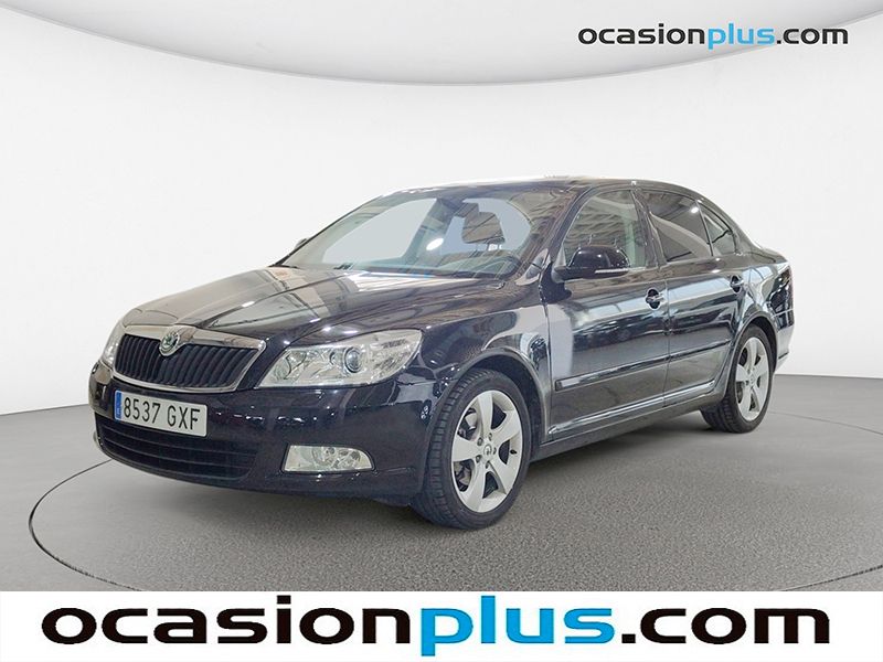 Negro Usado 2010 Skoda Octavia Executive Berlina | 10.900 € - Imagen 1/4