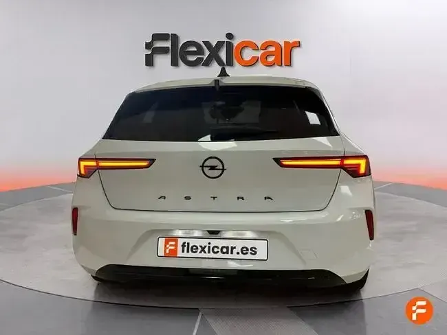 Usado Opel Astra Edition 110 CV (80 kW) 2023 Blanco Utilitario