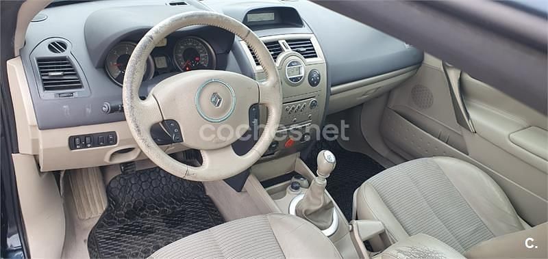 Usado Renault Mégane Cabriolet Extreme 130 CV (95 kW) 2006 Verde Descapotable