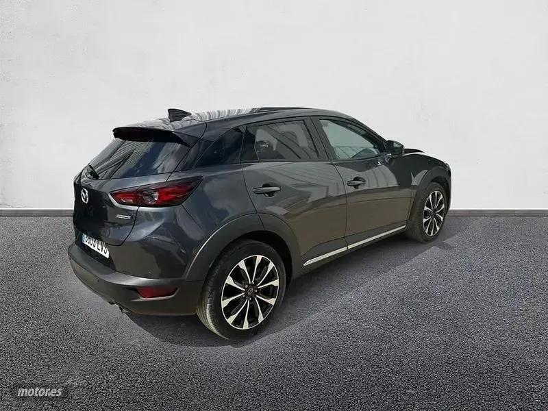 Usado Mazda CX-3 121 CV (88 kW) 2021 Gris SUV