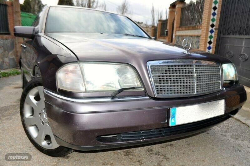 Usado Mercedes C250 Elegance 113 CV (83 kW) 1993 Gris Berlina