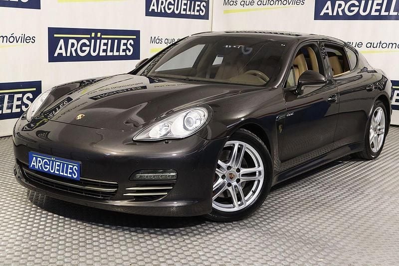 Käytetty Porsche Panamera 250 HP (183 kW) 2013 Musta Sedan