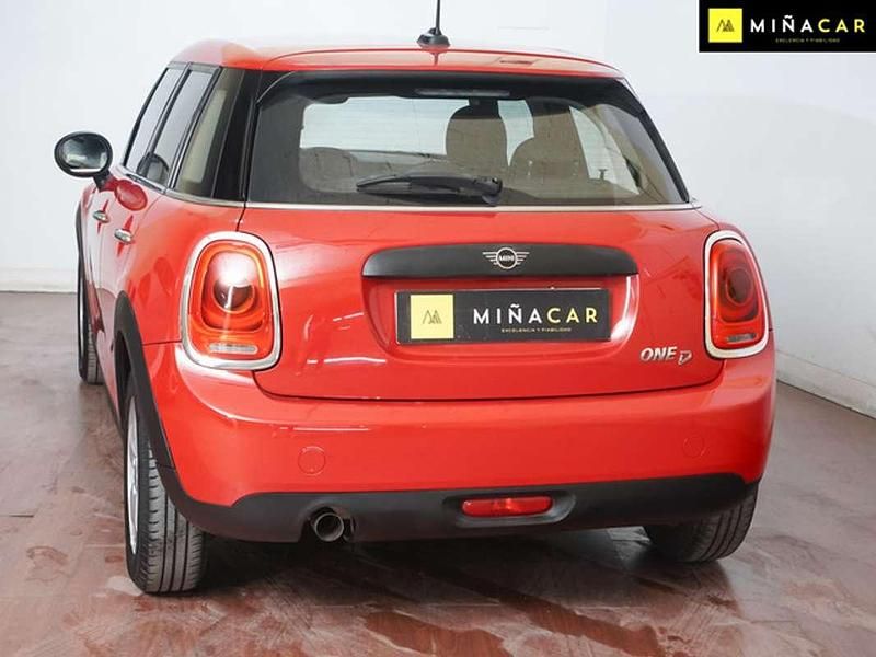 Usado Mini One D 95 CV (69 kW) 2018 Rojo Utilitario