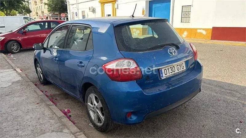 Usado Toyota Auris Active 90 CV (66 kW) 2010 Azul Utilitario