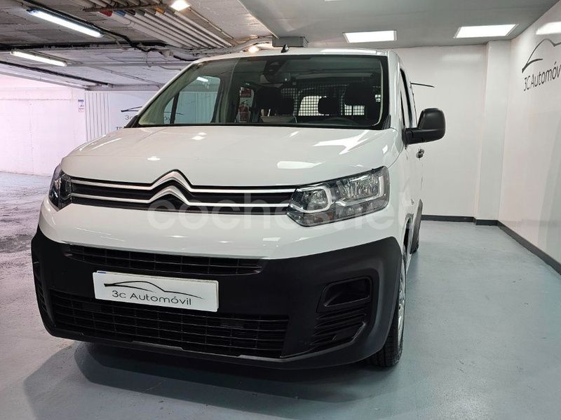 Usado Citroën Berlingo Business Class 102 CV (75 kW) 2022 Blanco Monovolumen