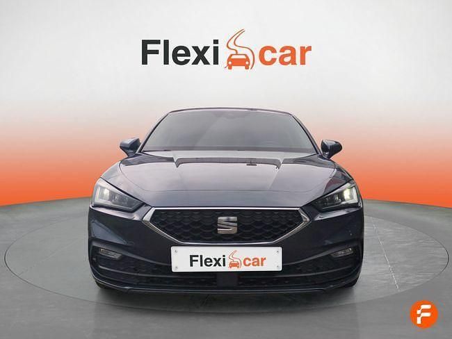 Usado Seat Leon Style 115 CV (84 kW) 2020 Gris Berlina