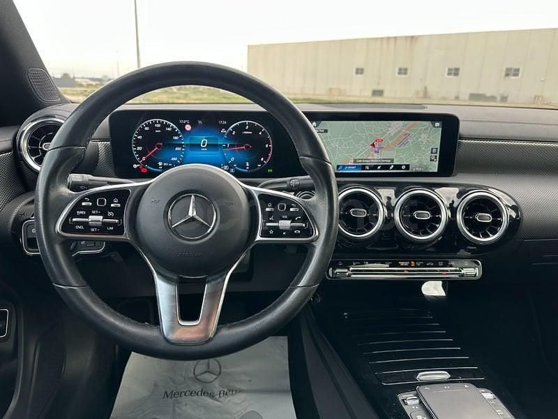Usado Mercedes CLA200 150 CV (110 kW) 2023 Negro Berlina