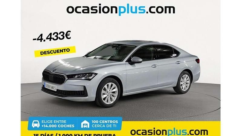Plateado Nuevo 2025 Skoda Superb Essence Berlina | 29.557 € (Super precio) - Imagen 1/4