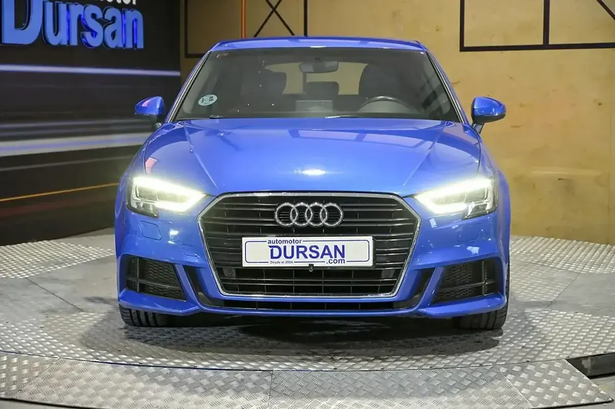 Usado Audi A3 S-Line 150 CV (110 kW) 2019 Azul Berlina