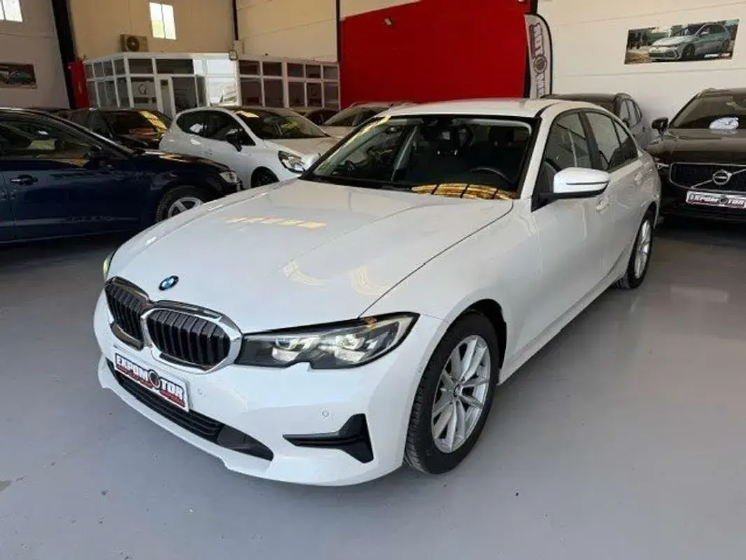 Usado BMW 318 150 CV (110 kW) 2019 Blanco Berlina
