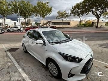 Blanco Usado 2021 Toyota Yaris Hybrid Active Berlina | 17.700 € (Precio justo) - Imagen 1/4